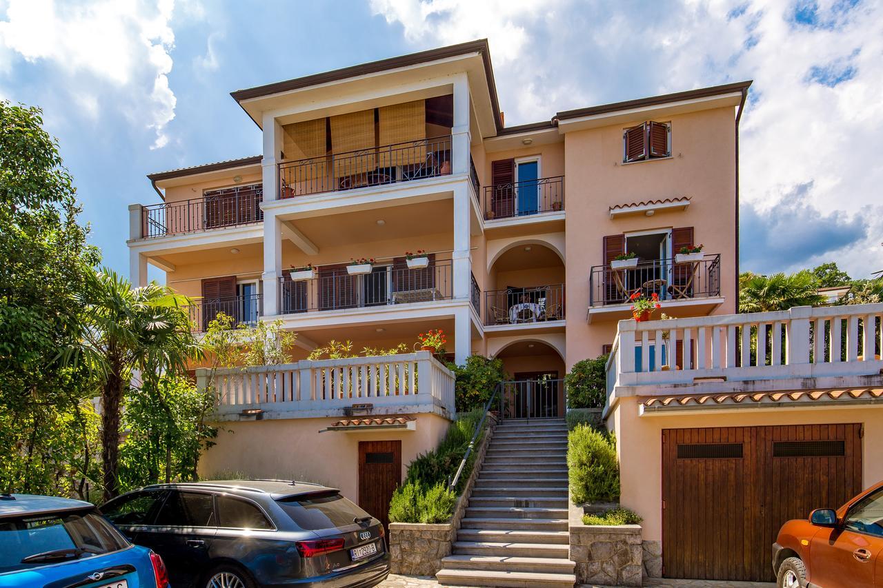 Rona Apartments Ani Ičići Екстериор снимка